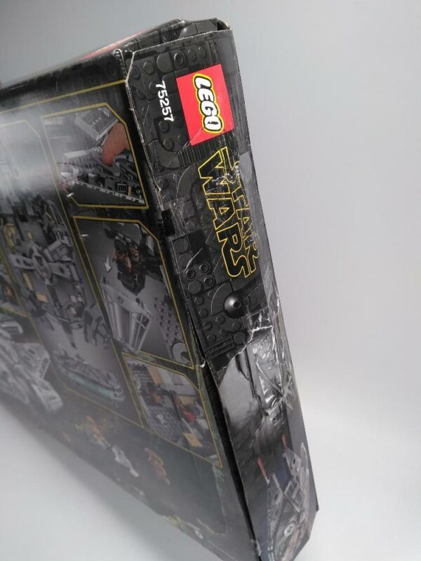 LEGO Star Wars Millennium Falcon 75257 DAMAGED BOX - Image 3