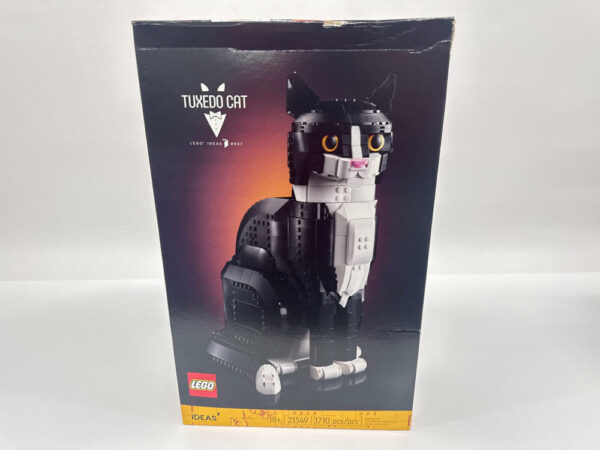LEGO Ideas Tuxedo Cat 21349 DAMAGED BOX - Image 3