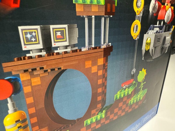LEGO Ideas Sonic The Hedgehog – Green Hill Zone 21331 - Image 2